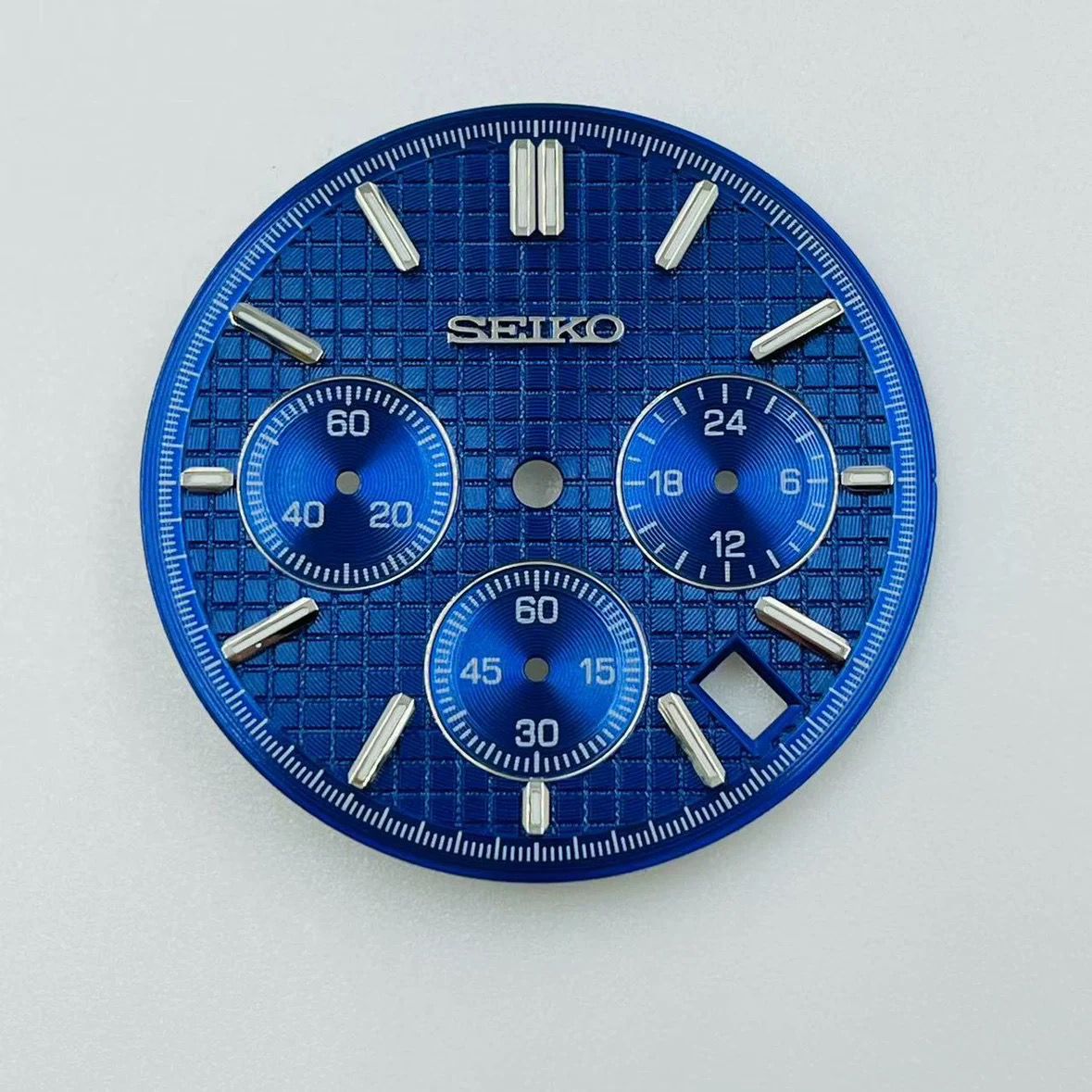 Quartz precision dial