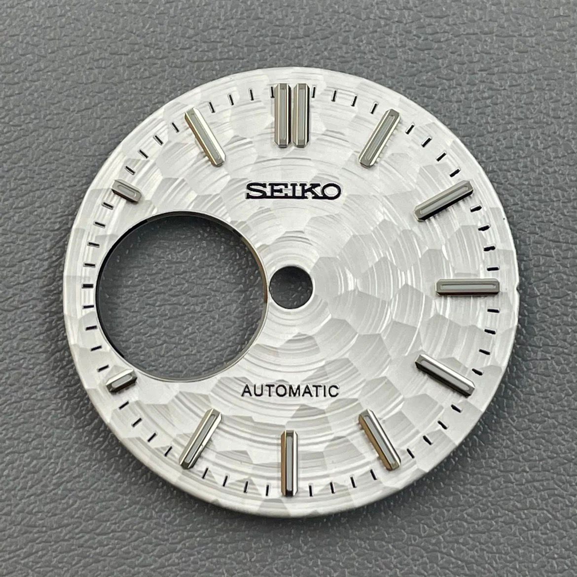 Hollow diving watch basin