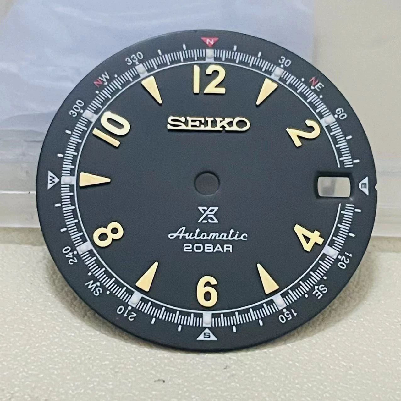 Vintage precision dial