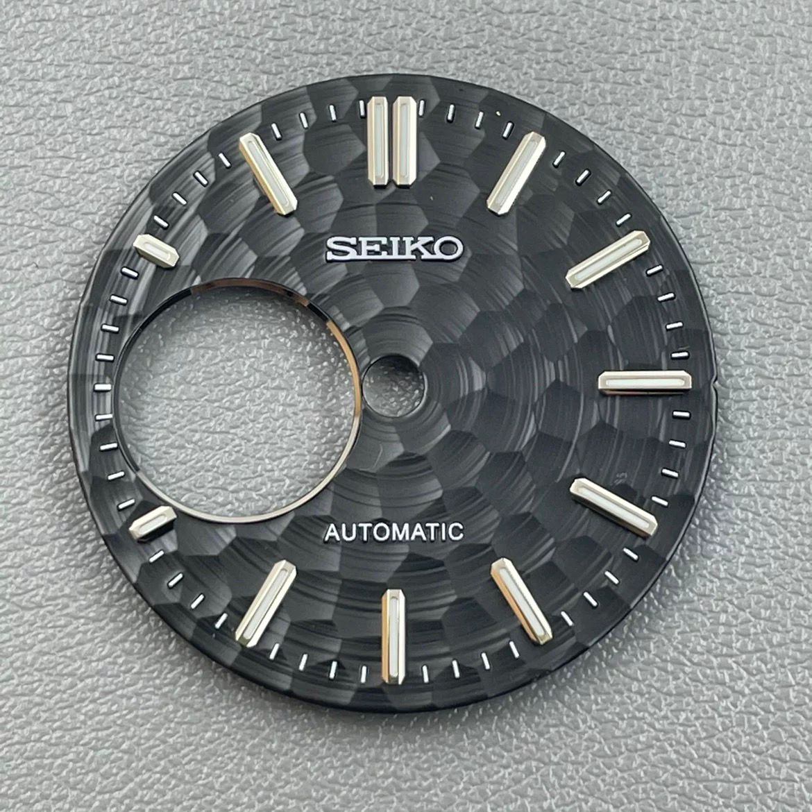 Hollow diving watch basin
