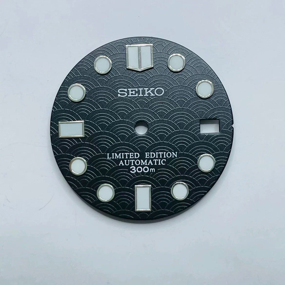 Fish scale dial