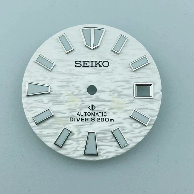 Devil fish diving