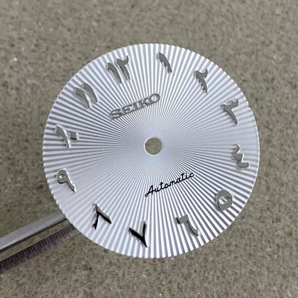 Roman nail dial