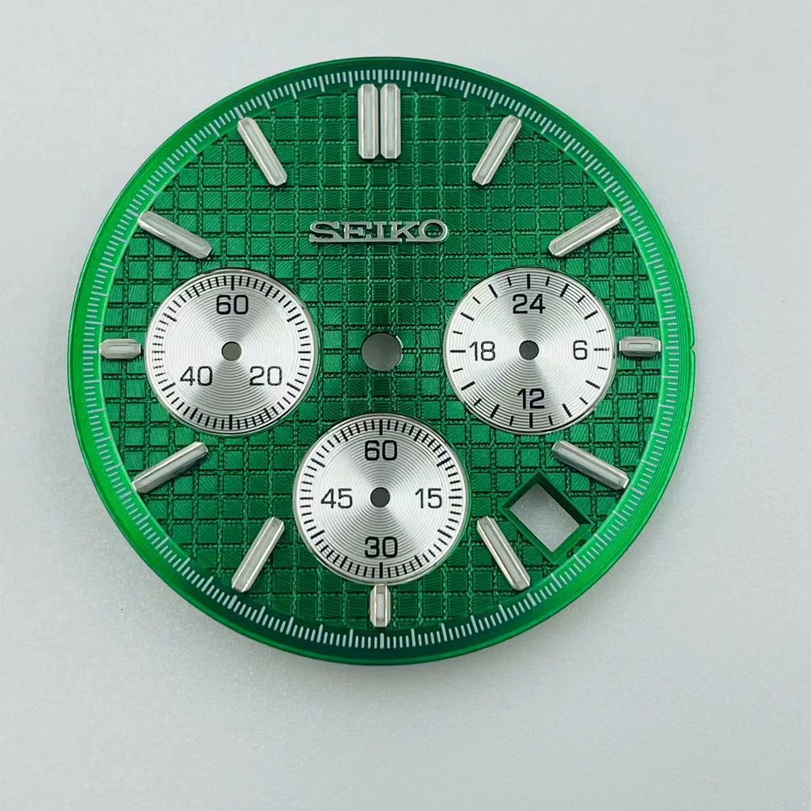 Quartz precision dial