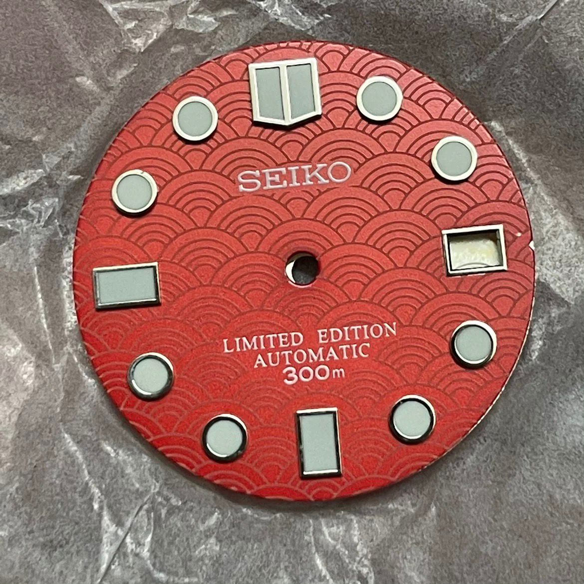 Fish scale dial