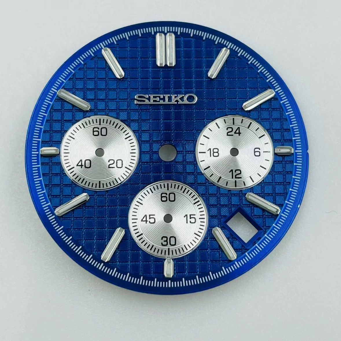Quartz precision dial