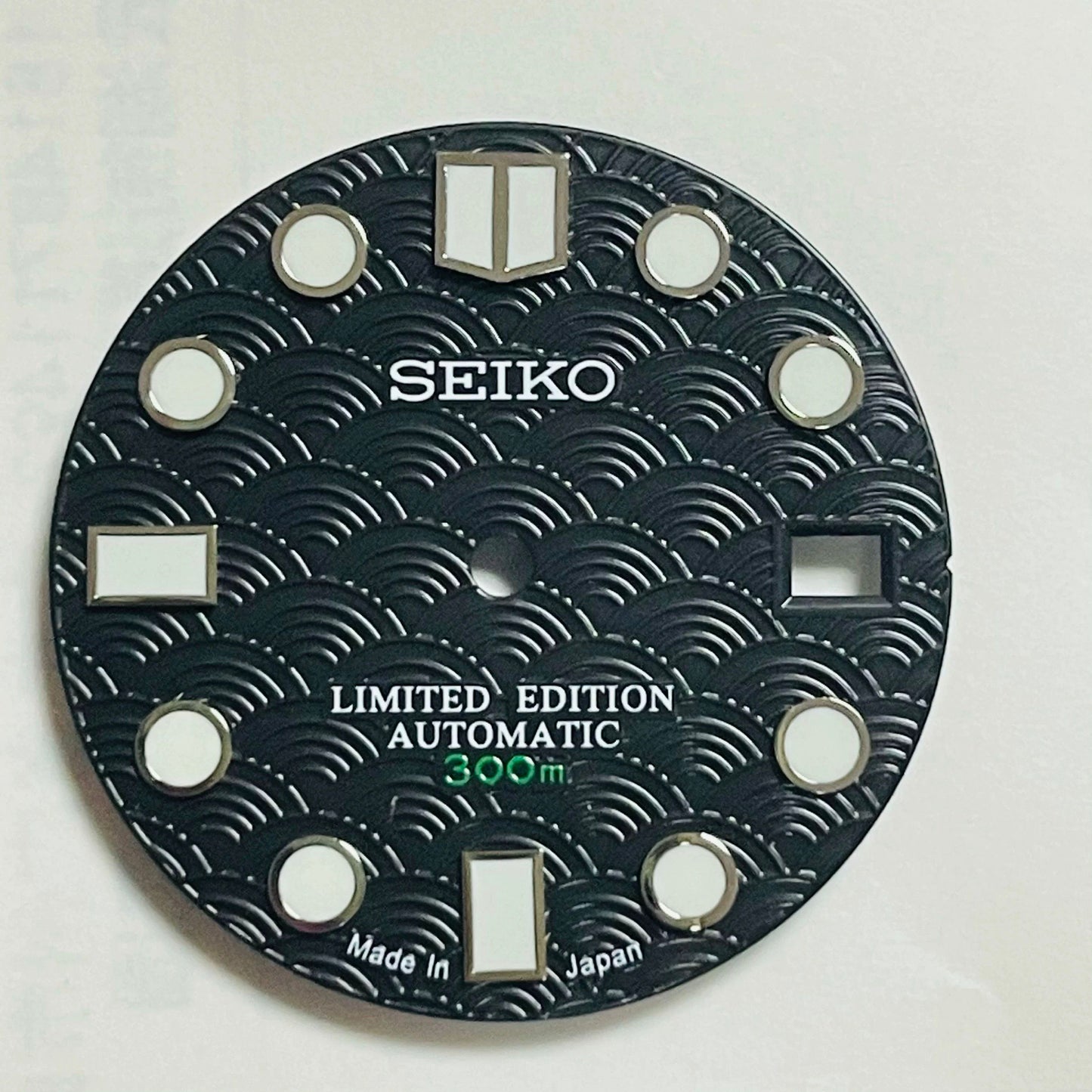 Fish scale dial