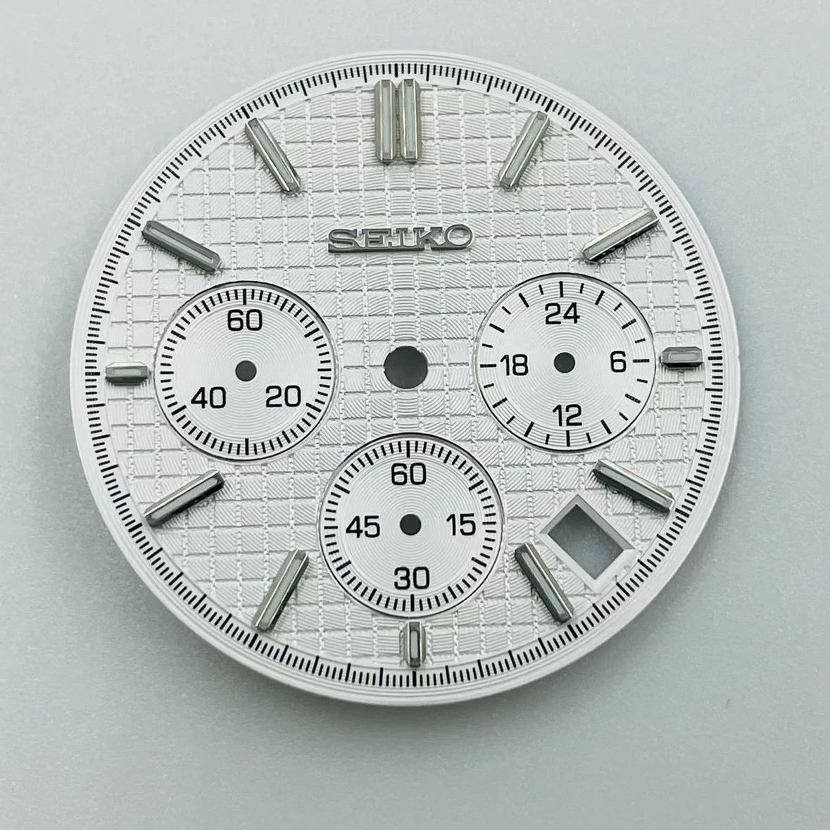 Quartz precision dial