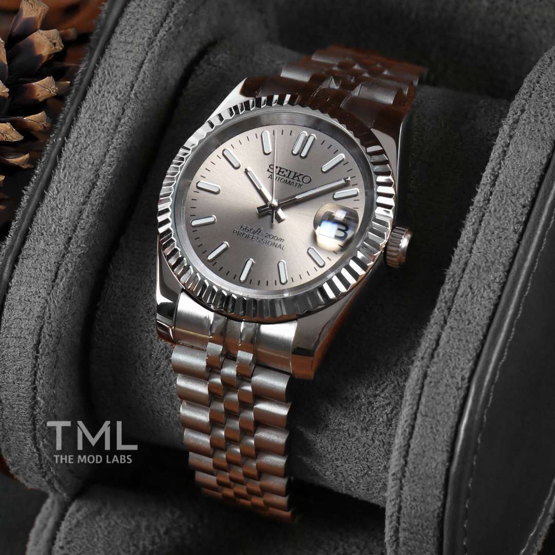 SeikoDatejust - brown Brown